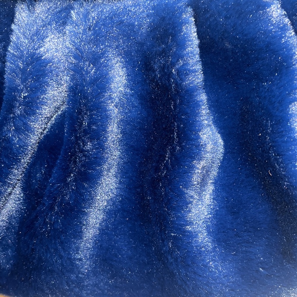 CMD Blue Faux Fur Round Regular Open top, boxy inside- super soft outside - Picture 10 of 12